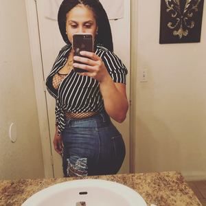 Meet your Posher, Raquel